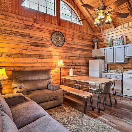 Broken Bow Log Cabin With Fire Pit, Pond, And Deck! Екстер'єр фото