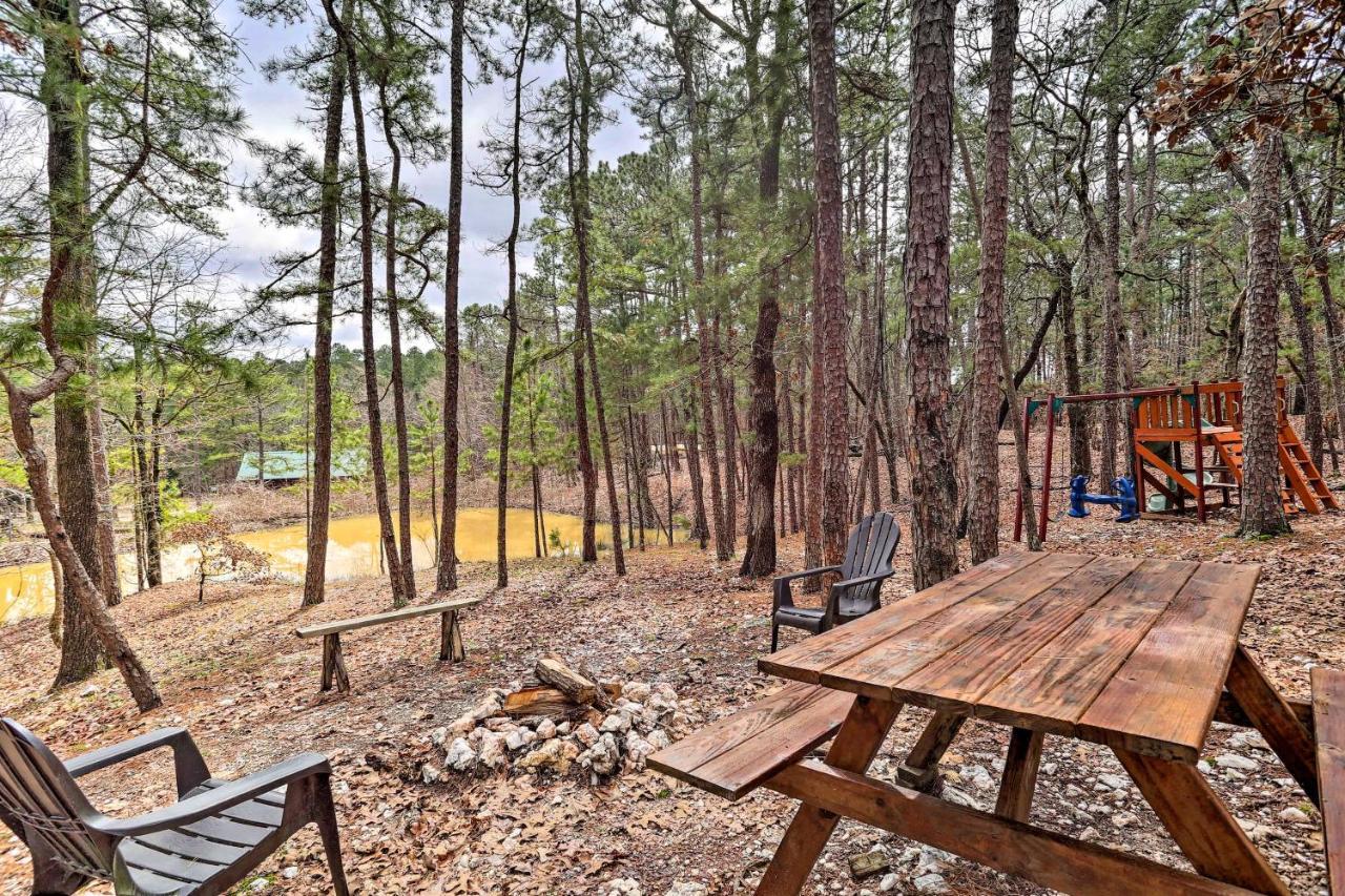 Broken Bow Log Cabin With Fire Pit, Pond, And Deck! Екстер'єр фото