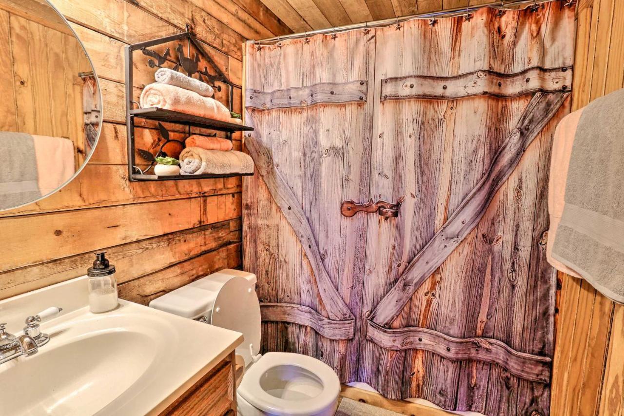 Broken Bow Log Cabin With Fire Pit, Pond, And Deck! Екстер'єр фото