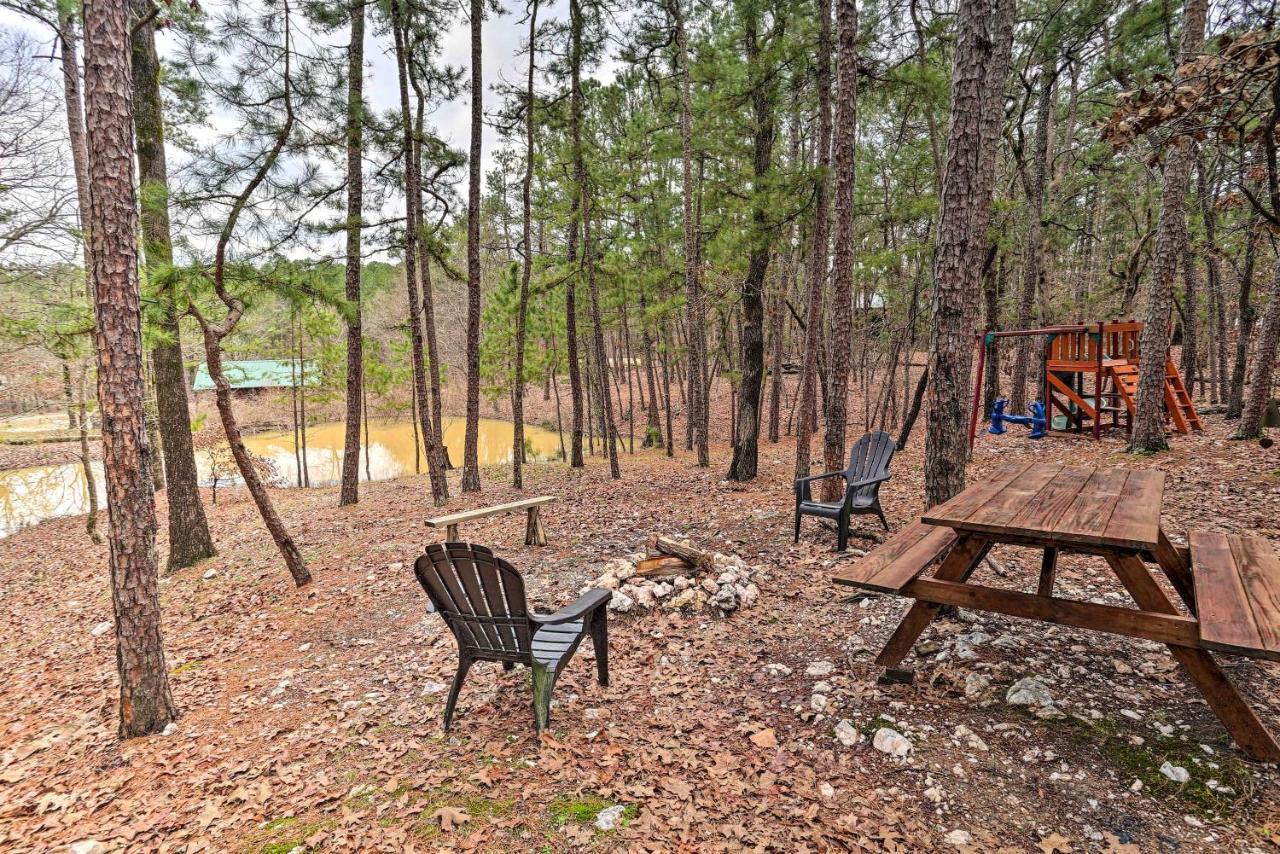 Broken Bow Log Cabin With Fire Pit, Pond, And Deck! Екстер'єр фото