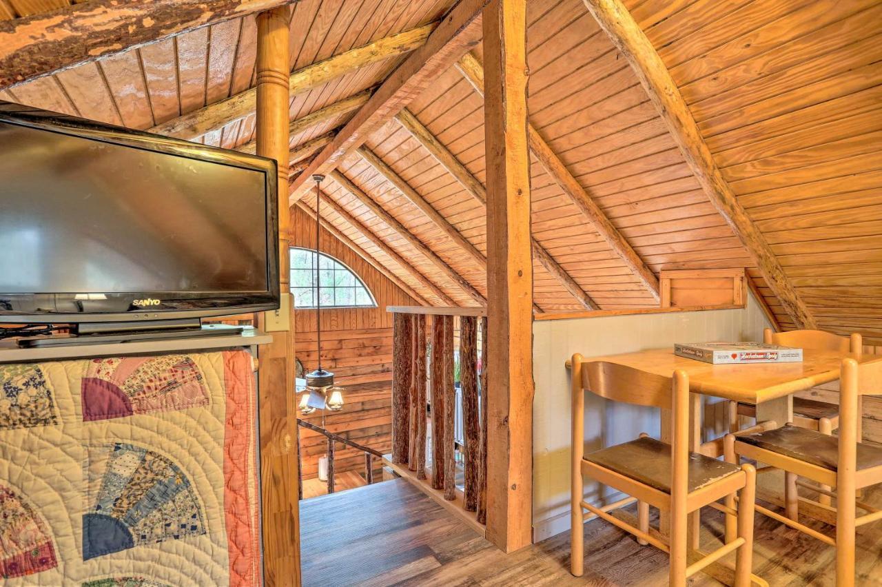Broken Bow Log Cabin With Fire Pit, Pond, And Deck! Екстер'єр фото